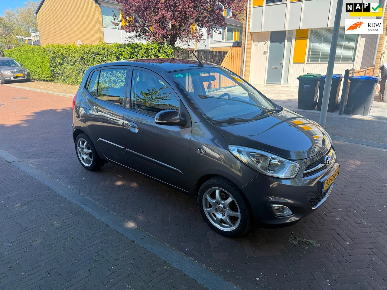 Hyundai i10 - AUTOMAAT / 85.000 NAP / Airco / Navigatie - AutoWereld.nl