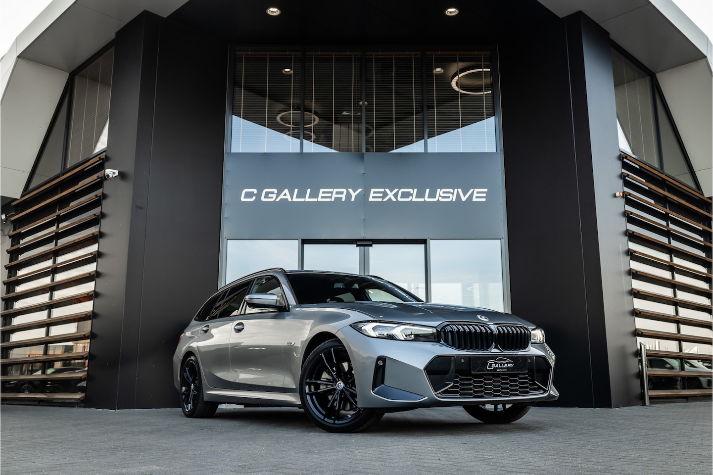 BMW 3-serie Touring - 320e - M Sport | Cruise Control | Stoelverwarming | Keyless - AutoWereld.nl