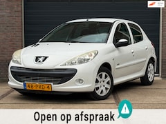 Peugeot 206 - 1.4 Millesim 200 | Airco | Nieuwe distributieriem | Cruise Control
