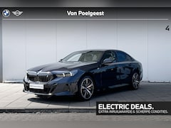 BMW i5 - Sedan eDrive40 M Sport Edition M-Sport Pro / Glazendak / 20inch / Stoelverwarming / Adapti