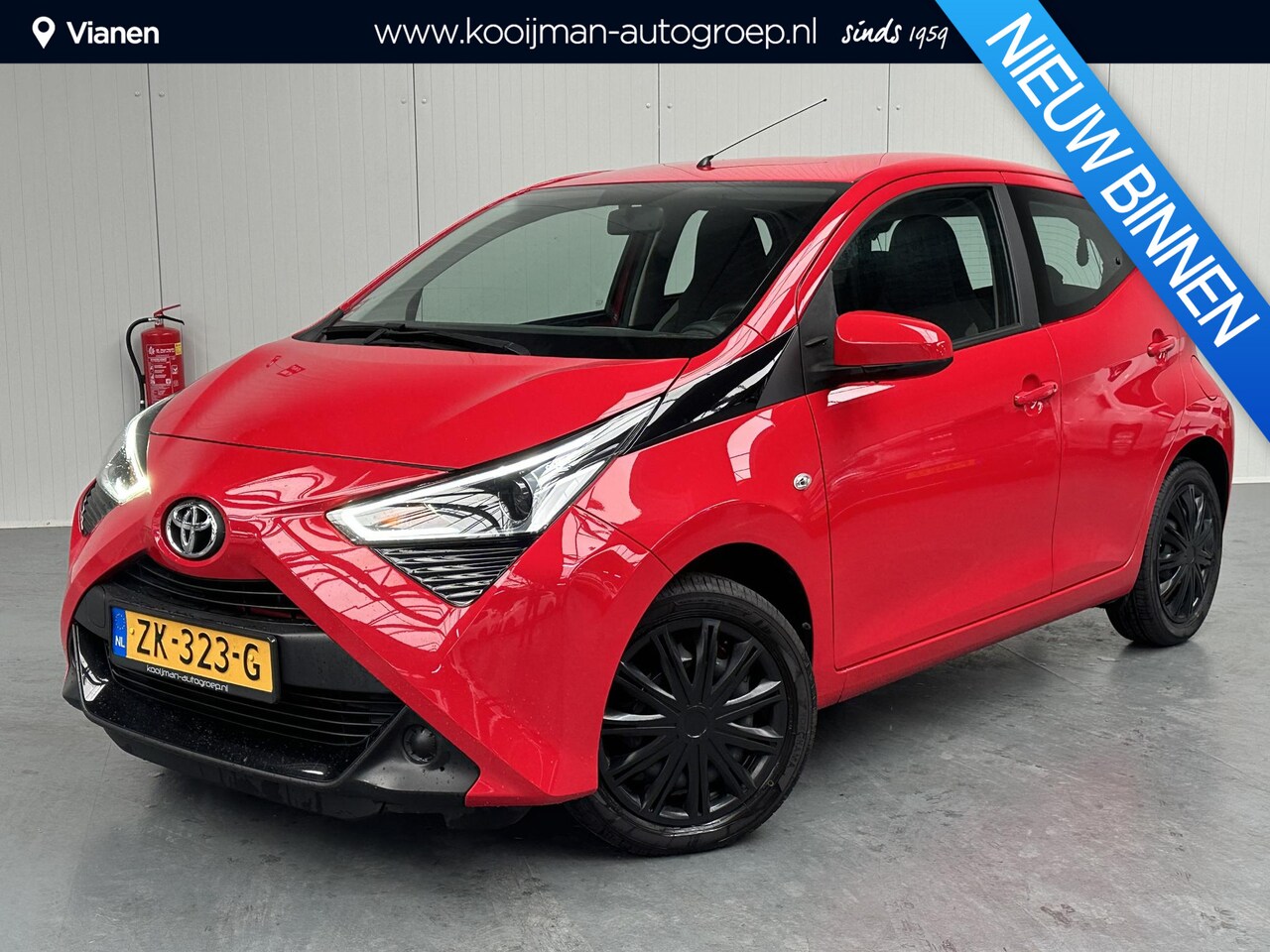 Toyota Aygo - 1.0 VVT-i x-play limited Dealer onderhouden, Apple Carplay & Trekhaak! - AutoWereld.nl