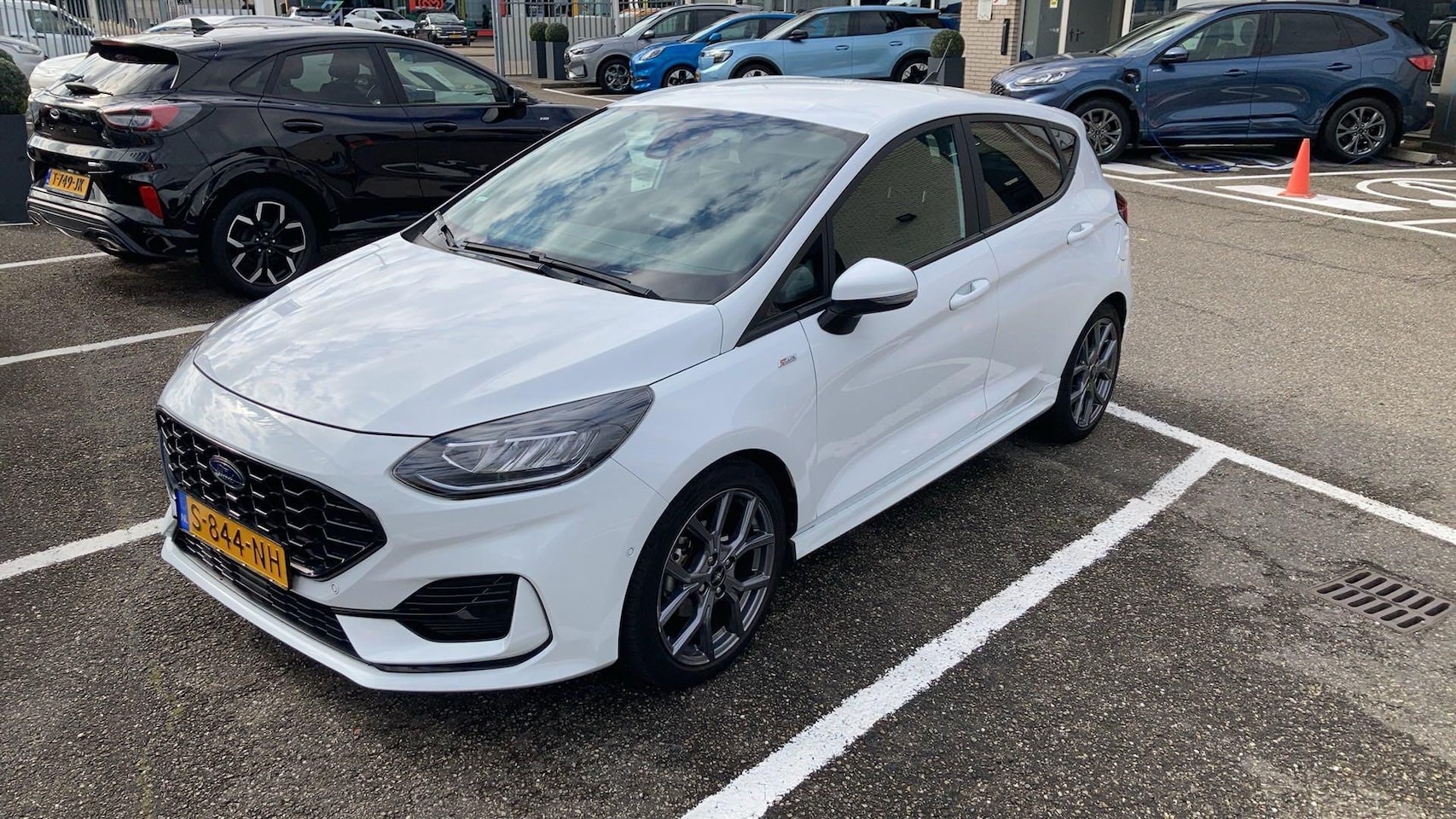 Ford Fiesta - 1.0 EcoBoost Hybrid ST-Line X | Winterpack | Navigatie | Camera - AutoWereld.nl