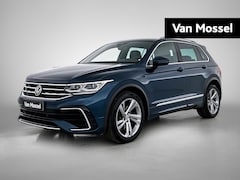Volkswagen Tiguan - 1.4 TSI eHybrid R-Line Business+ 245 PK | Trekhaak | Dealeronderhouden | Navigatie | Achte