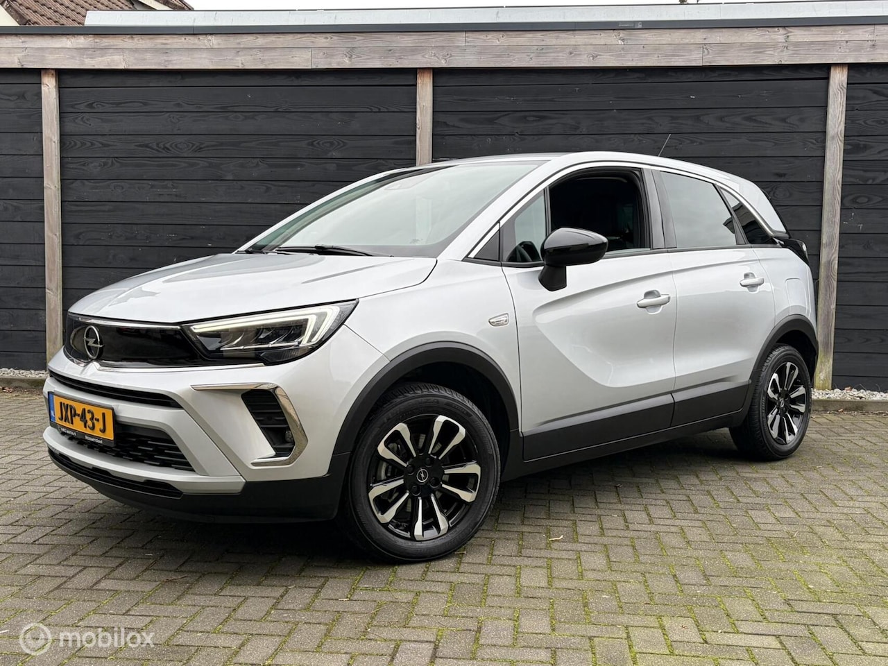 Opel Crossland - 1.2 Turbo Elegance 110 PK Clima / FM nav en Carplay / LM / 10.922 KM!!! - AutoWereld.nl