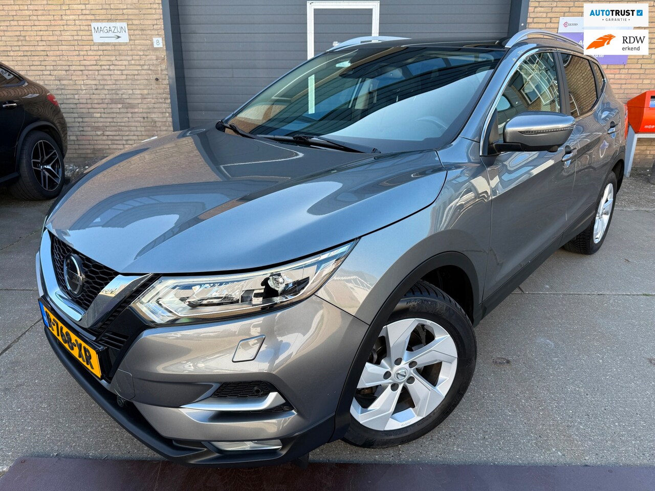 Nissan Qashqai - 1.3 DIG-T Premium Edition 2021 AUT PANO LEER SPORT 360CAM - AutoWereld.nl