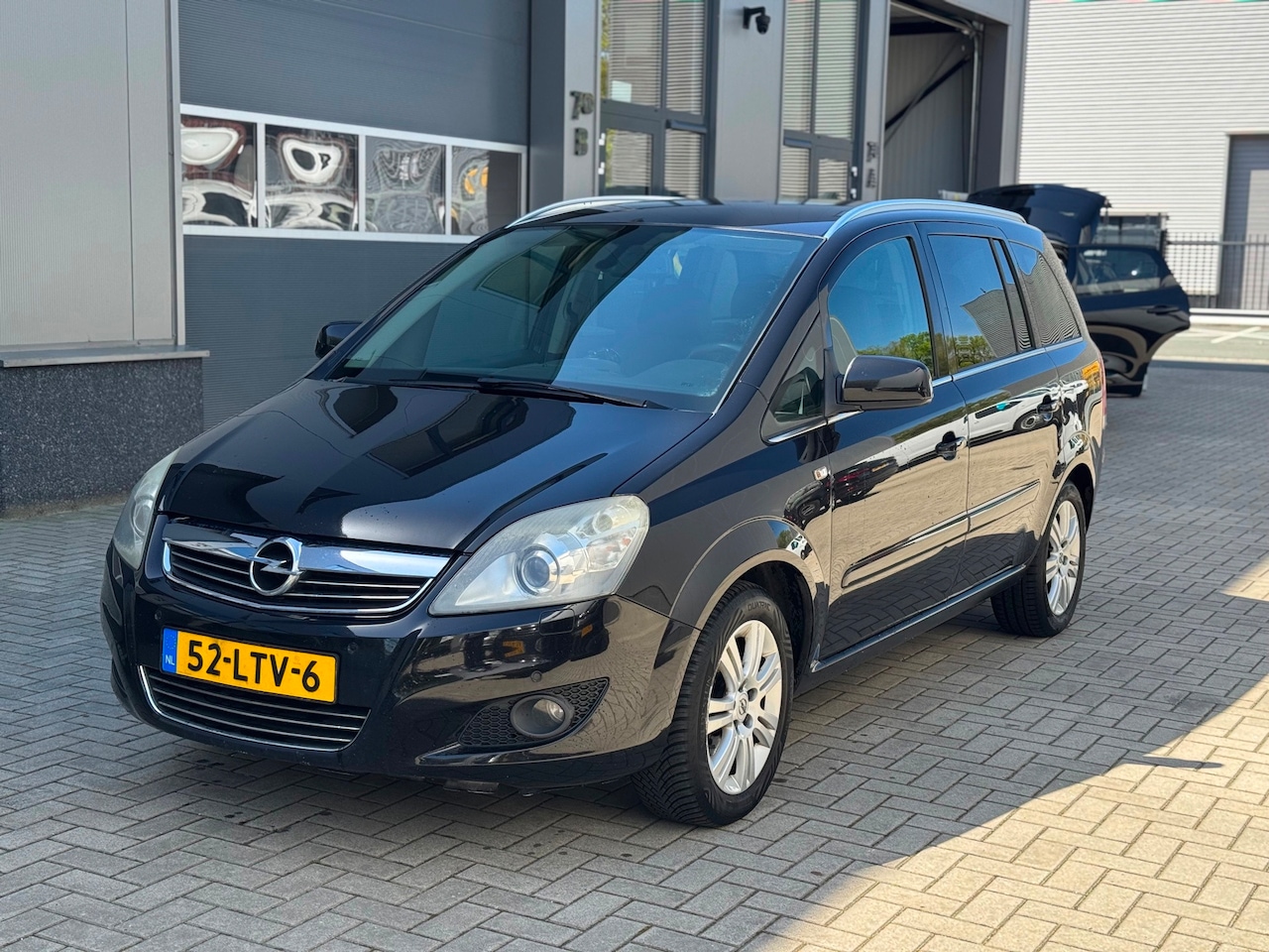 Opel Zafira - 1.8 Cosmo 1.8 Cosmo - AutoWereld.nl