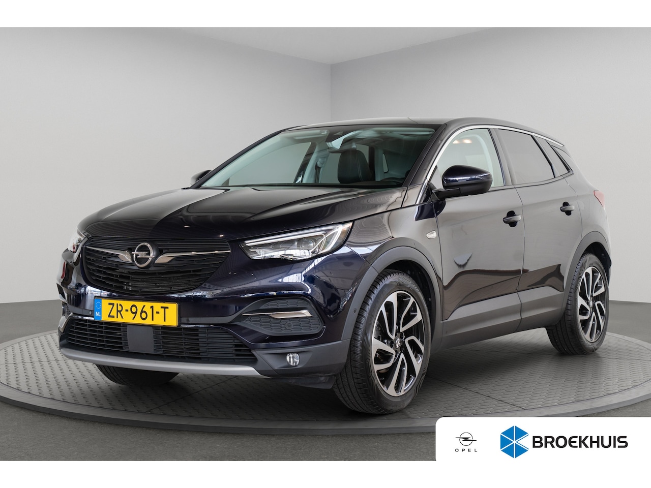 Opel Grandland X - 1.2 Turbo Innovation Automaat | Panormadak | Trekhaak | Camera | Navigatie | Climate Contr - AutoWereld.nl