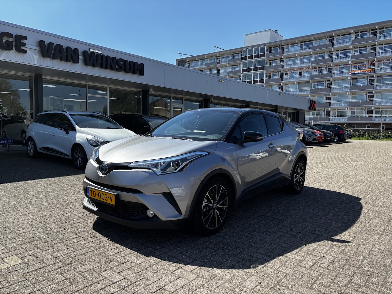 Toyota C-HR - 1.8 Hybrid Bi-Tone trekhaak Nap 1e eigenaar - AutoWereld.nl