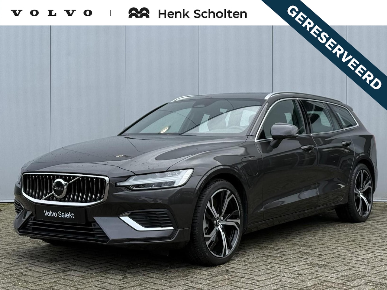 Volvo V60 - T6 Automaat Plug-in hybrid AWD Plus Bright | Panoramadak | Stoel- & Stuurwielverwarming | - AutoWereld.nl
