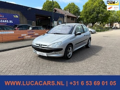 Peugeot 206 - 1.4 Gentry AIRCO + NIEUWE APK