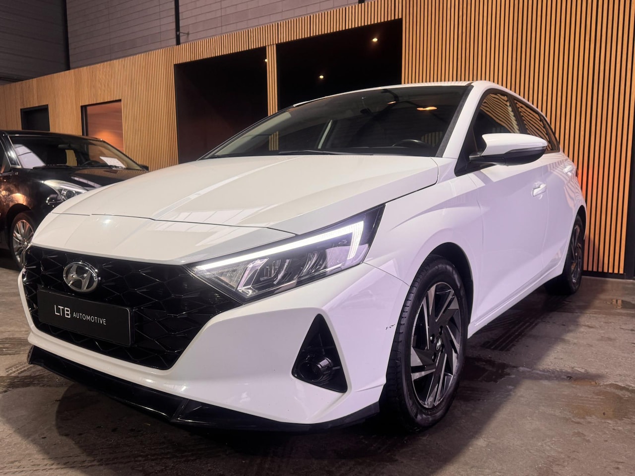 Hyundai i20 - 1.0 T-GDI Comfort Automaat Schuifdak|Camera|Carplay|Stoel/Stuurverw. - AutoWereld.nl