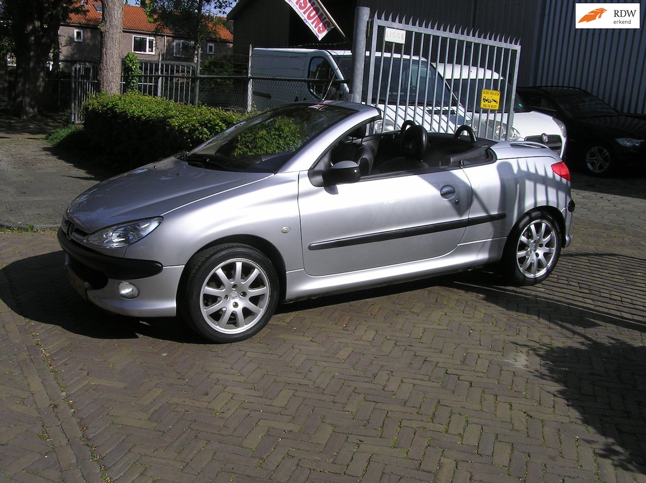 Peugeot 206 CC - 2.0-16V 204 d km airco APK - AutoWereld.nl