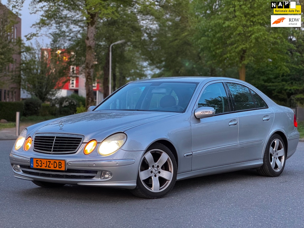 Mercedes-Benz E-klasse - 240 Avantgarde|AUT|NAVI||PSENSOR|CRUISE|INRUILKOOPIE - AutoWereld.nl