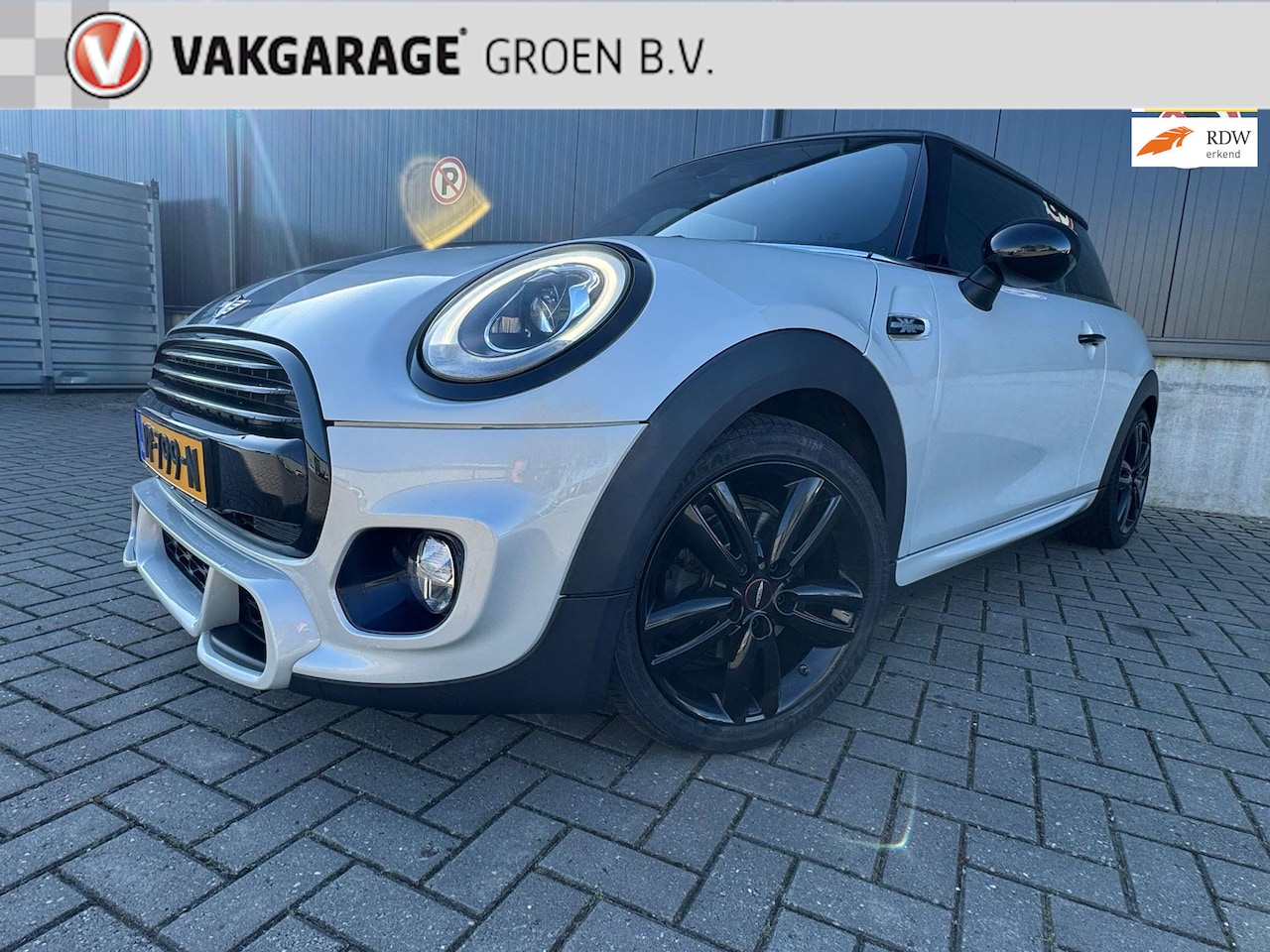 MINI Cooper - Mini 1.5 Chili Serious Business / Kingcross / JCW pakket ! - AutoWereld.nl