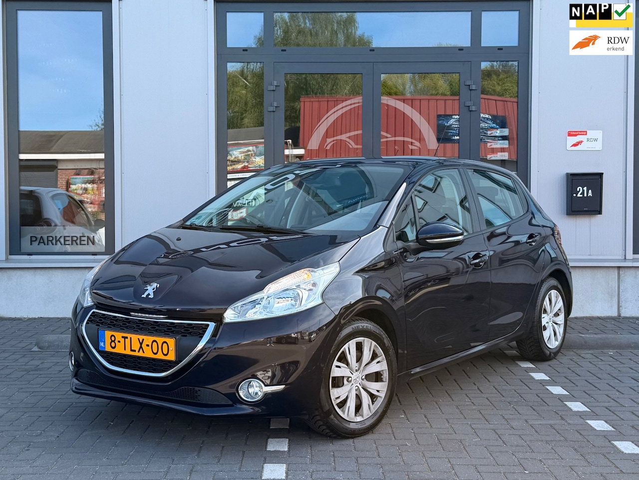 Peugeot 208 - 1.2 VTi Envy|Navi|Pdc|Cruise - AutoWereld.nl