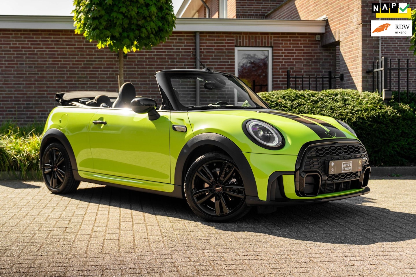 MINI Cabrio - Mini 1.5 Cooper John Cooper Works Virtual Stoelverwarming Camera Keyless 17'' - AutoWereld.nl