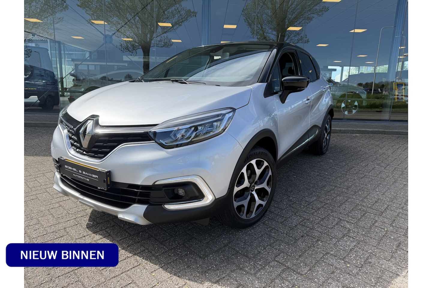 Renault Captur - 0.9 TCe Intens ** Navigatie ** Trekhaak ** Facelift - AutoWereld.nl