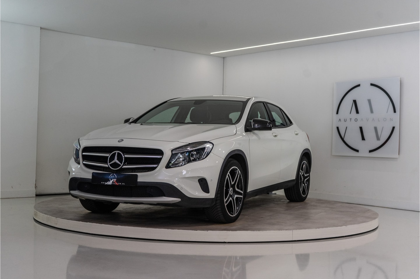 Mercedes-Benz GLA-Klasse - 200 Prestige 157PK | 19'' AMG Velgen | PDC | Bluetooth | Stoelverw. - AutoWereld.nl