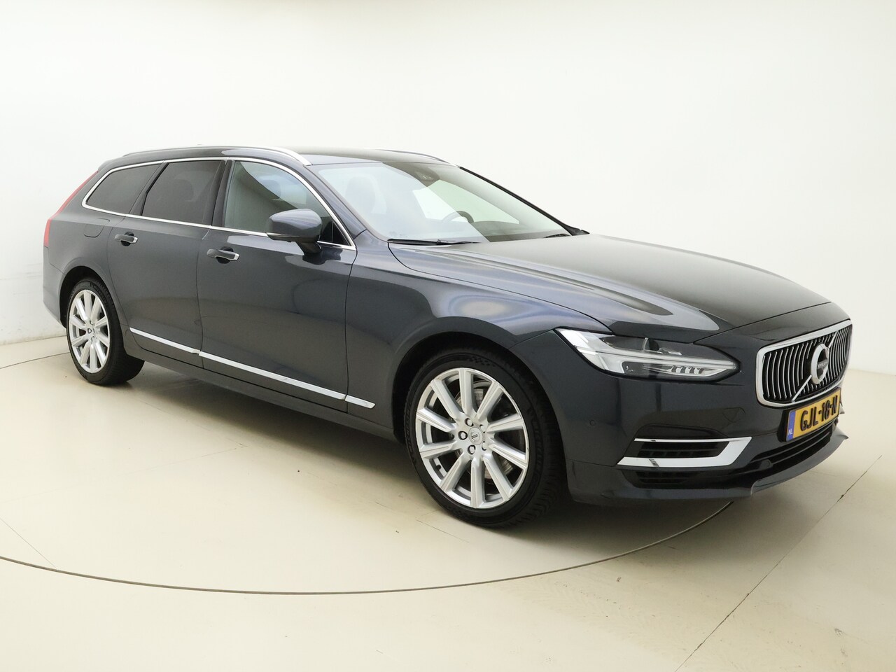 Volvo V90 - T8 390pk AWD Inscription / Luchtvering / Bowers&Wilkins Audio / Dubbel glas / 360 Camera / - AutoWereld.nl