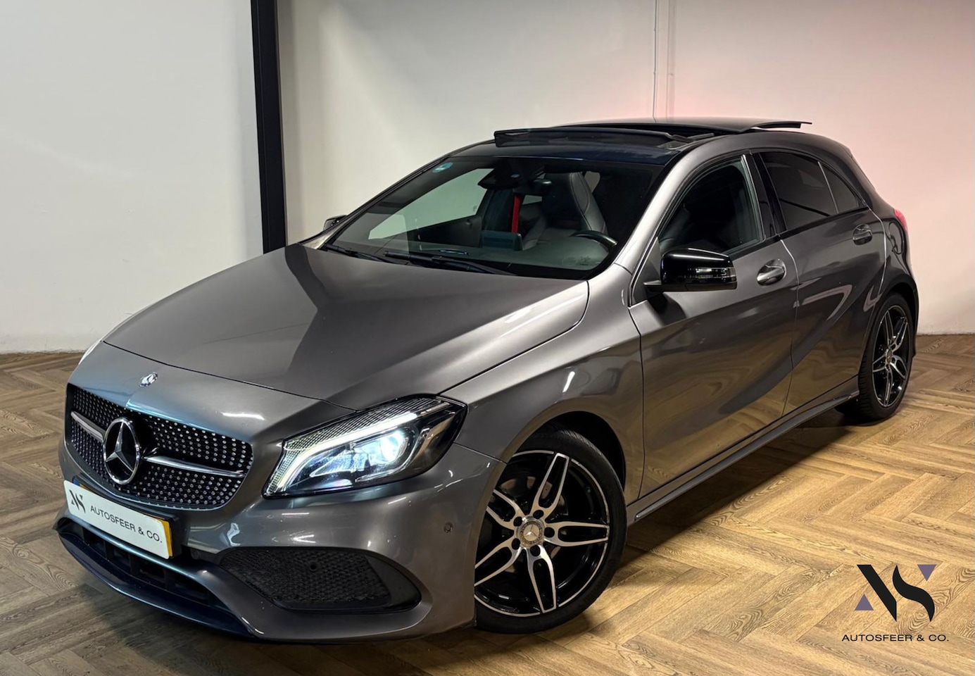 Mercedes-Benz A-klasse - 180 AMG Night Edition Plus PANO CAM VOL' - AutoWereld.nl