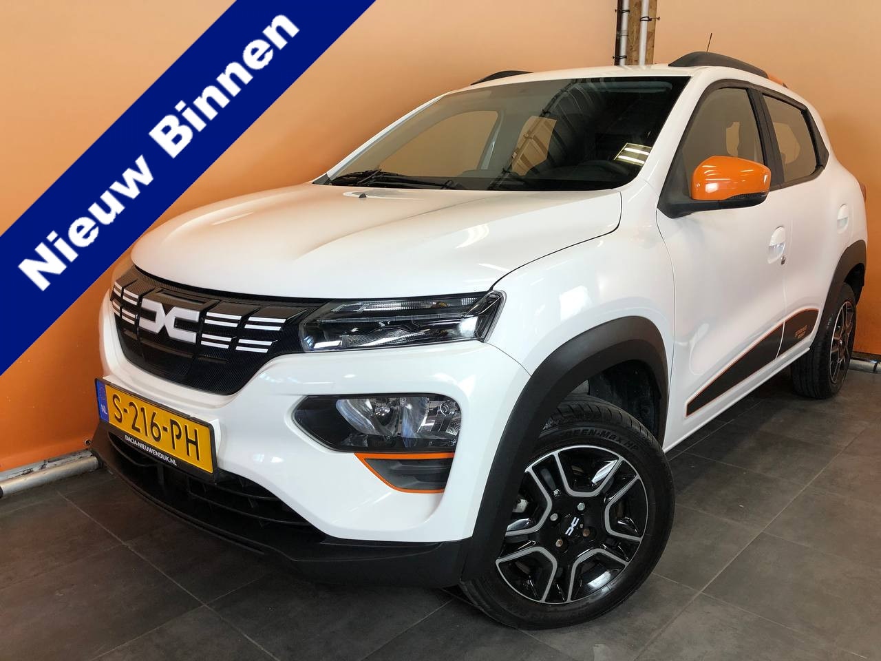 Dacia Spring - Expression 27 kWh SOH 93% | navigatie | camera - AutoWereld.nl