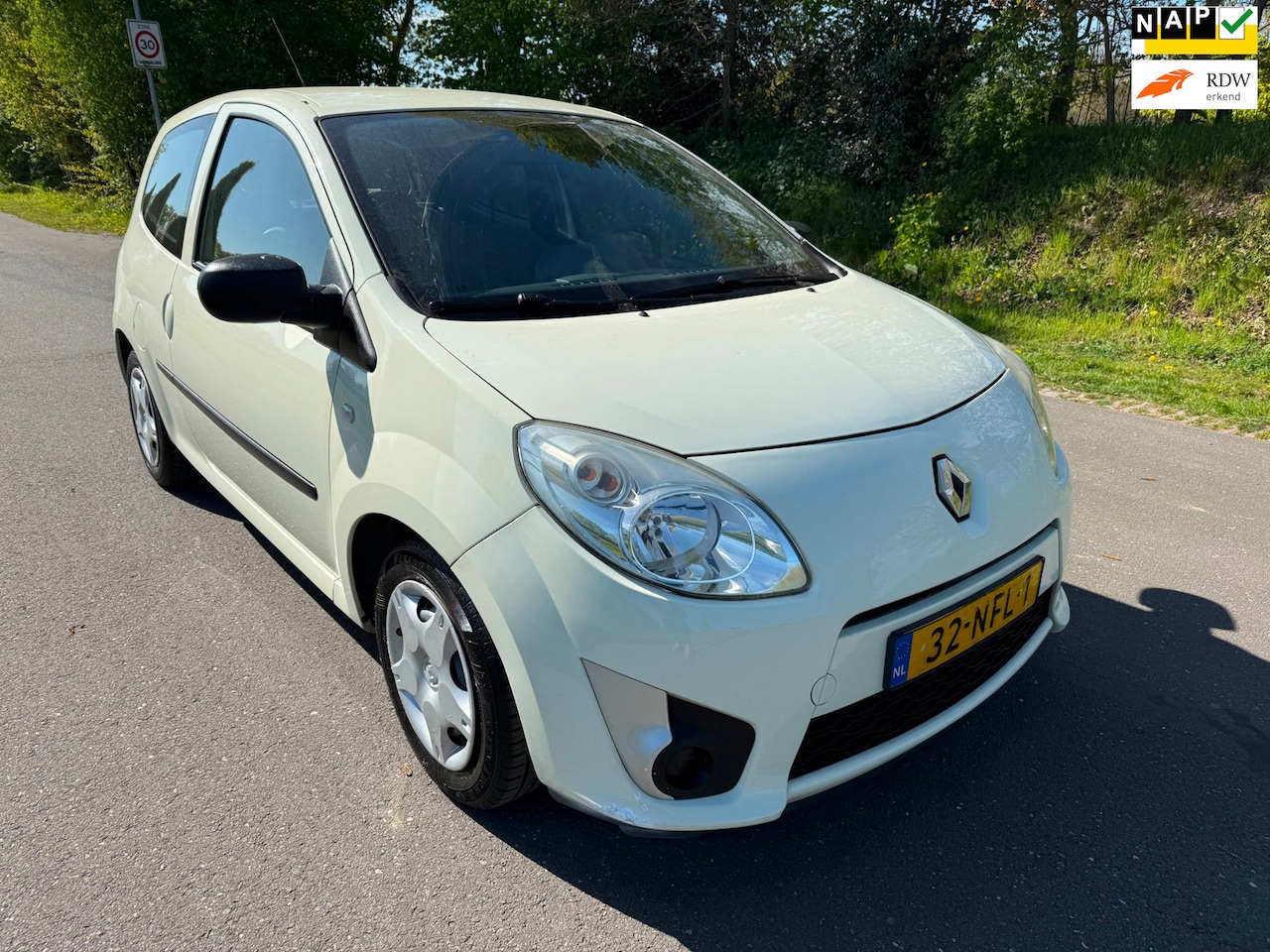 Renault Twingo - 1.2-16V Authentique 1.2-16V Authentique - AutoWereld.nl