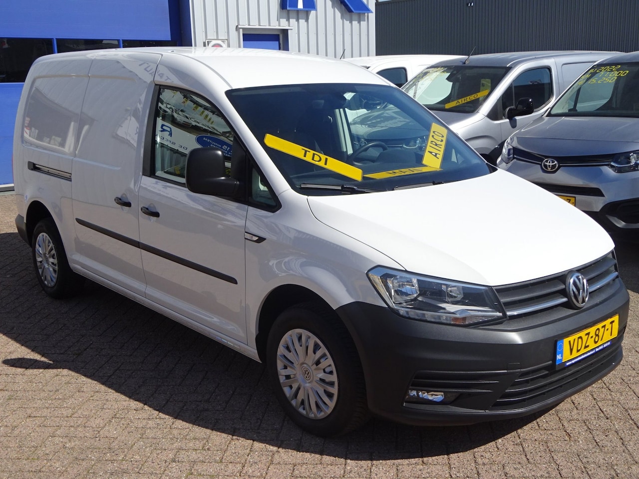 Volkswagen Caddy Maxi - 2.0 TDI L2H1 VW LAADRUIMTE INRICHTING AIRCO CRUISE ALARM PDCM - AutoWereld.nl