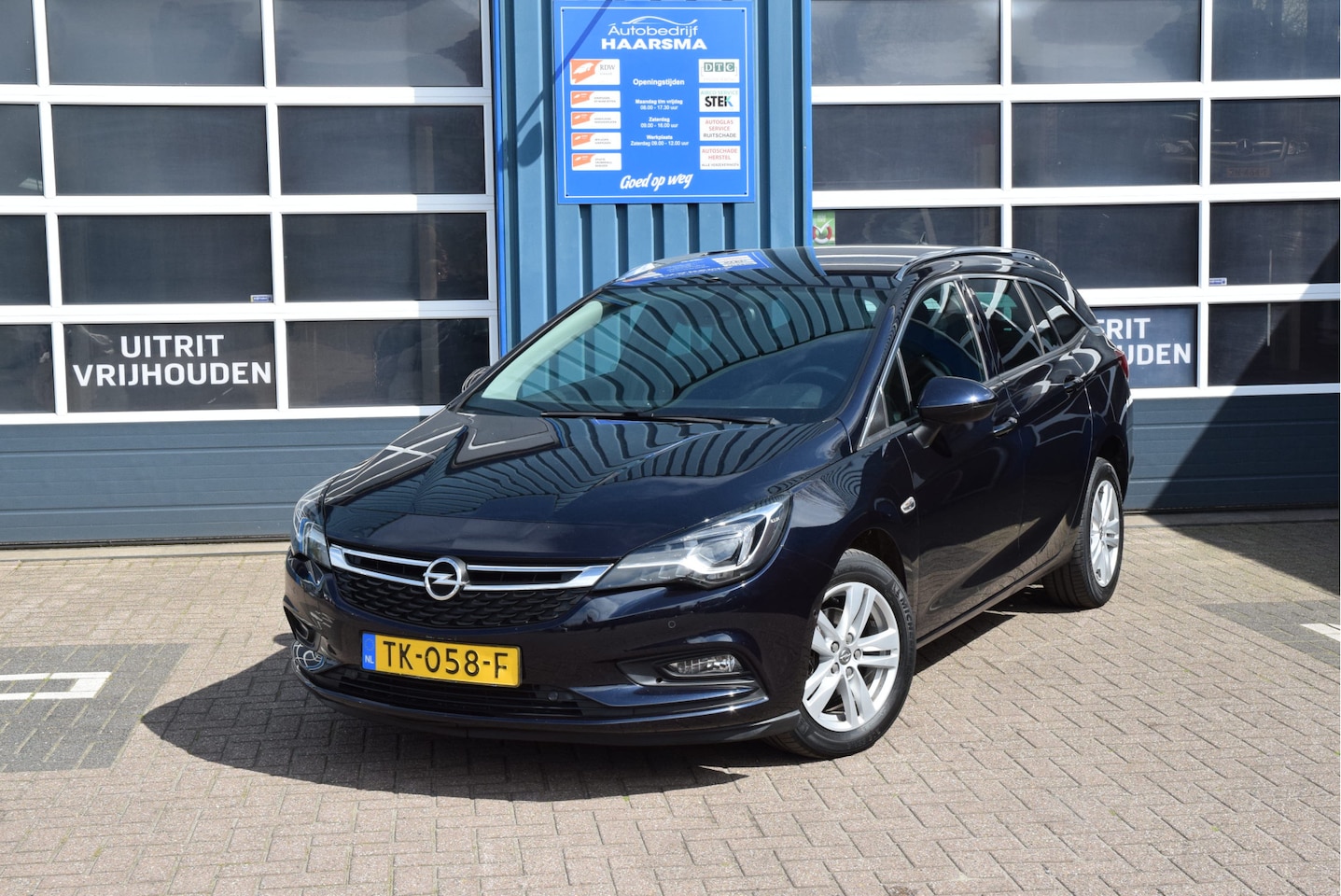 Opel Astra Sports Tourer - 1.4 Innovation Achteruitrijcamera Trekhaak - AutoWereld.nl