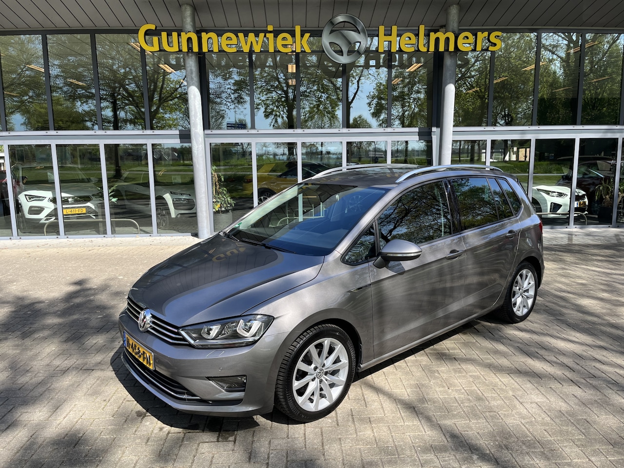 Volkswagen Golf Sportsvan - 1.4 TSI Business Edition Connected | AUTOMAAT | ACC | CLIMA | NAVI | PDC V&A | STANDKACHEL - AutoWereld.nl