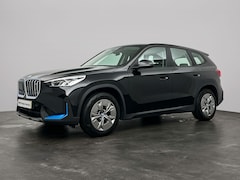 BMW iX1 - xDrive30 Launch Edition 67 kWh | Achteruitrijcamera | Park Distance Control voor/achter (P