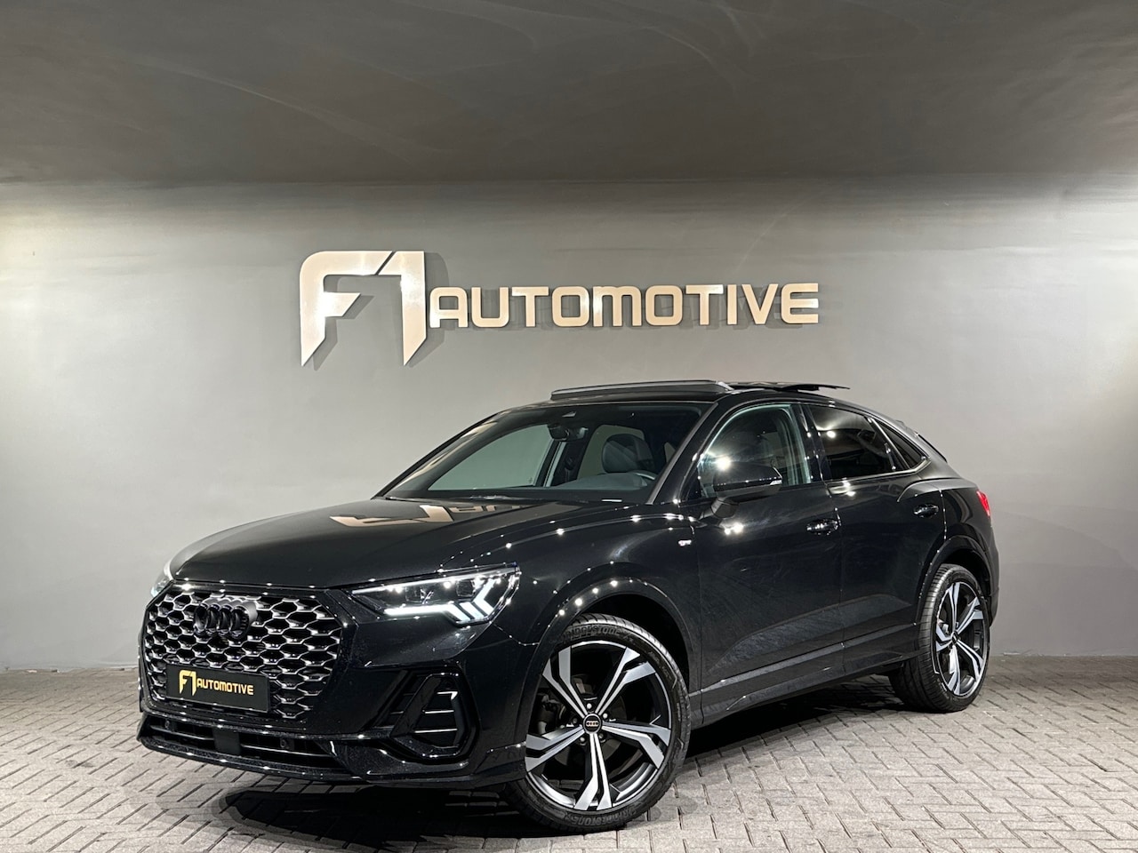 Audi Q3 Sportback - 35 TFSI 3x S Line Pano|Sfeer|Keyles|Trekhaak - AutoWereld.nl