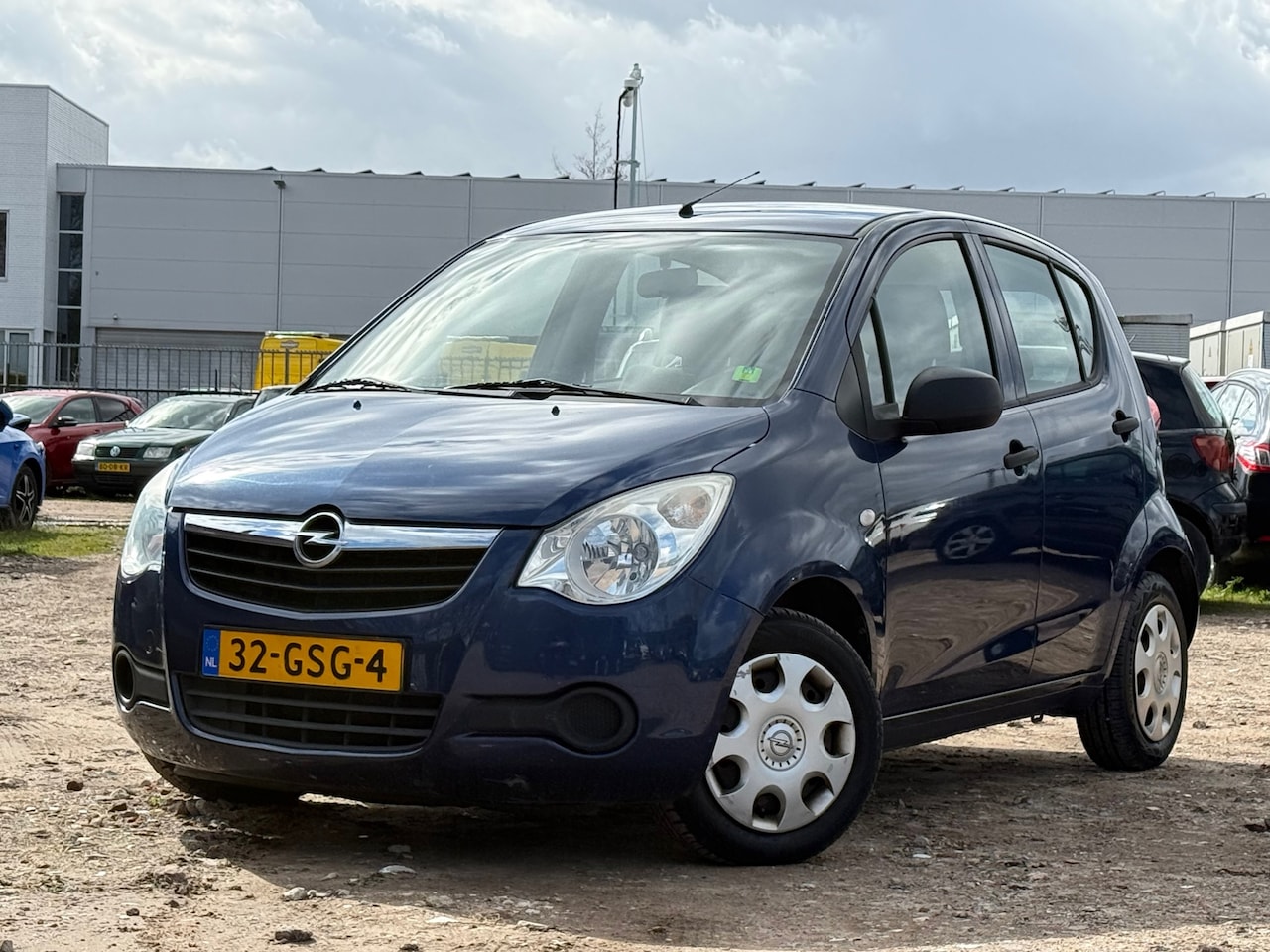 Opel Agila - 1.0 Essentia/ HOGE INSTAP/ LAAG KM - AutoWereld.nl