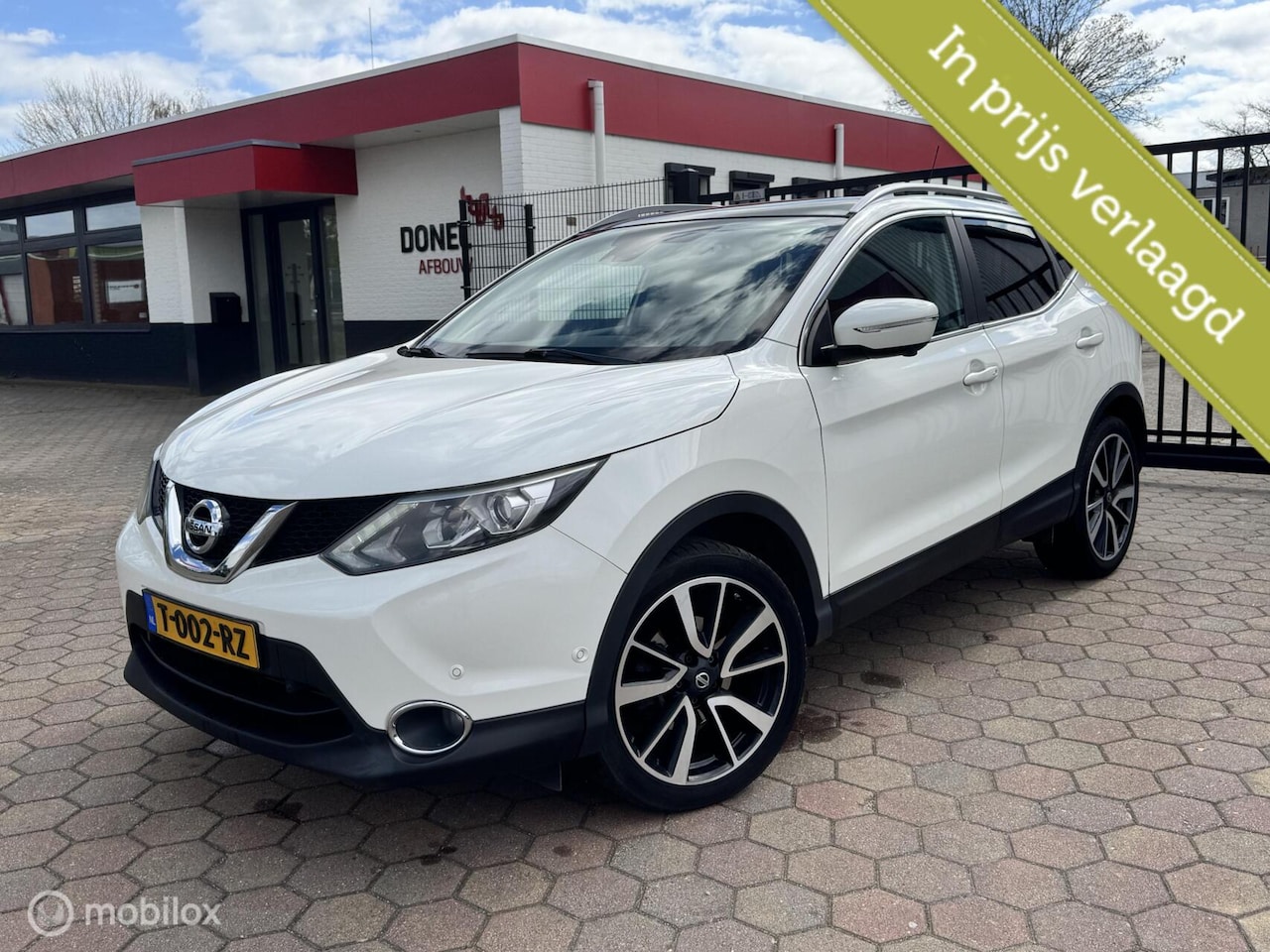 Nissan Qashqai - 1.2 Tekna NAVI PANO VOLLEER 360 CAMERA KEYLESS - AutoWereld.nl