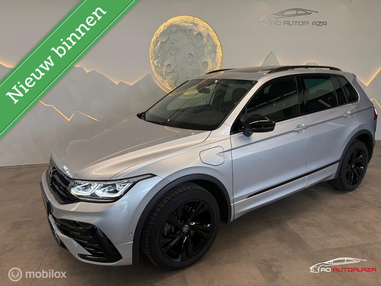 Volkswagen Tiguan - 1.4 TSI eHybrid R-Line Panorama/Keyless/Blindspot - AutoWereld.nl
