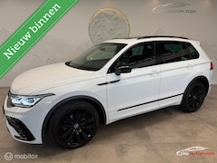 Volkswagen Tiguan - 1.5 TSI 3x R-Line Panorama/Black Style/Trekhaak