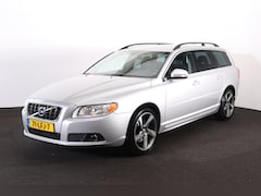 Volvo V70 - 2.0T Momentum - RTI Navigatie - Climate Control - Lederen bekleding - Verwarmbare voorstoe