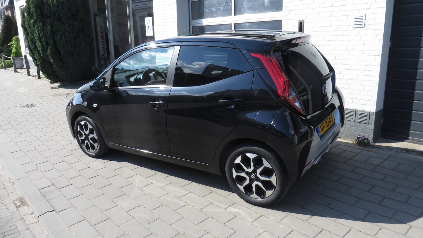 Toyota Aygo - 1.0 VVT-i x-play 1.0 VVT-i x-play - AutoWereld.nl