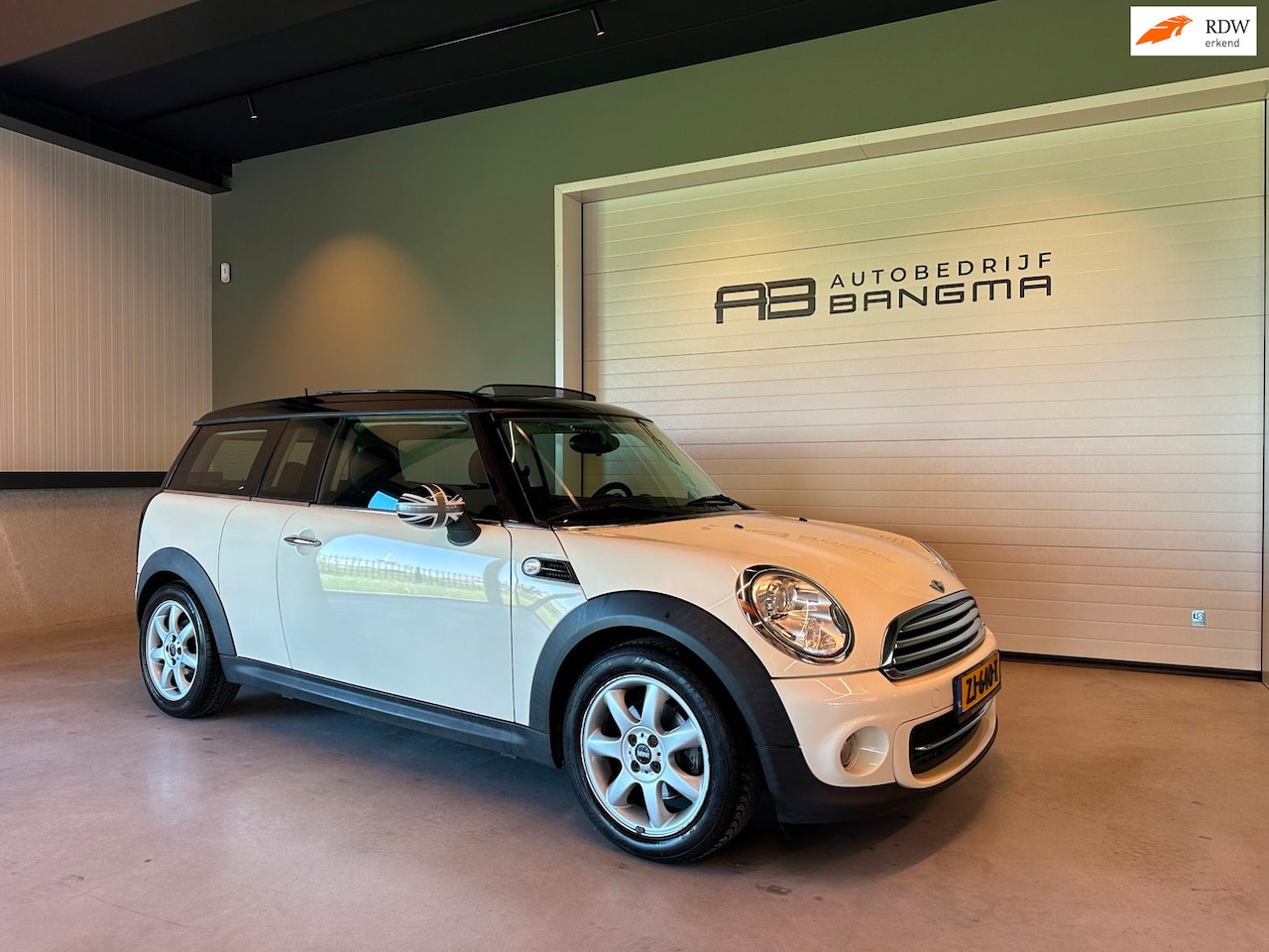 MINI Clubman - Mini 1.6 COOPER CHILI-uitv|NAVIGATIE|CLIMA AIRCO|BLUETOOTH|LM-VELGEN|GLAZEN SCHUIF-/KANTEL - AutoWereld.nl