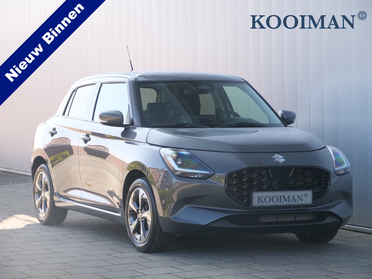 Suzuki Swift - 1.2 Style Smart Hybrid 81 Pk Navi / DAB / Apple Carplay / Camera / Stoelverwarming - AutoWereld.nl