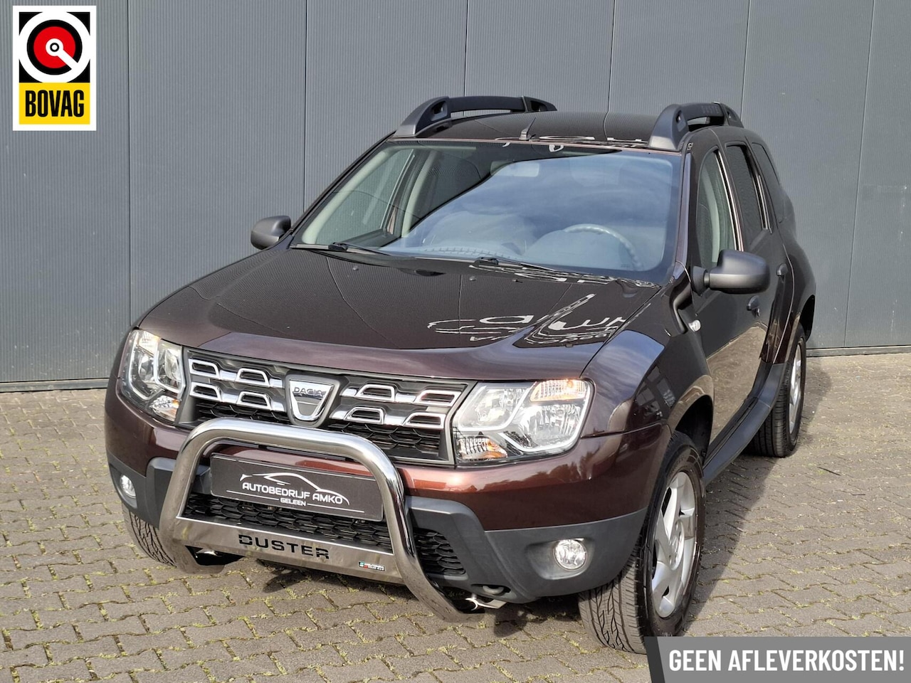Dacia Duster - 1.2 TCe 4x2 Lauréate / ZEER MOOIE AUTO / LAGE KM - AutoWereld.nl