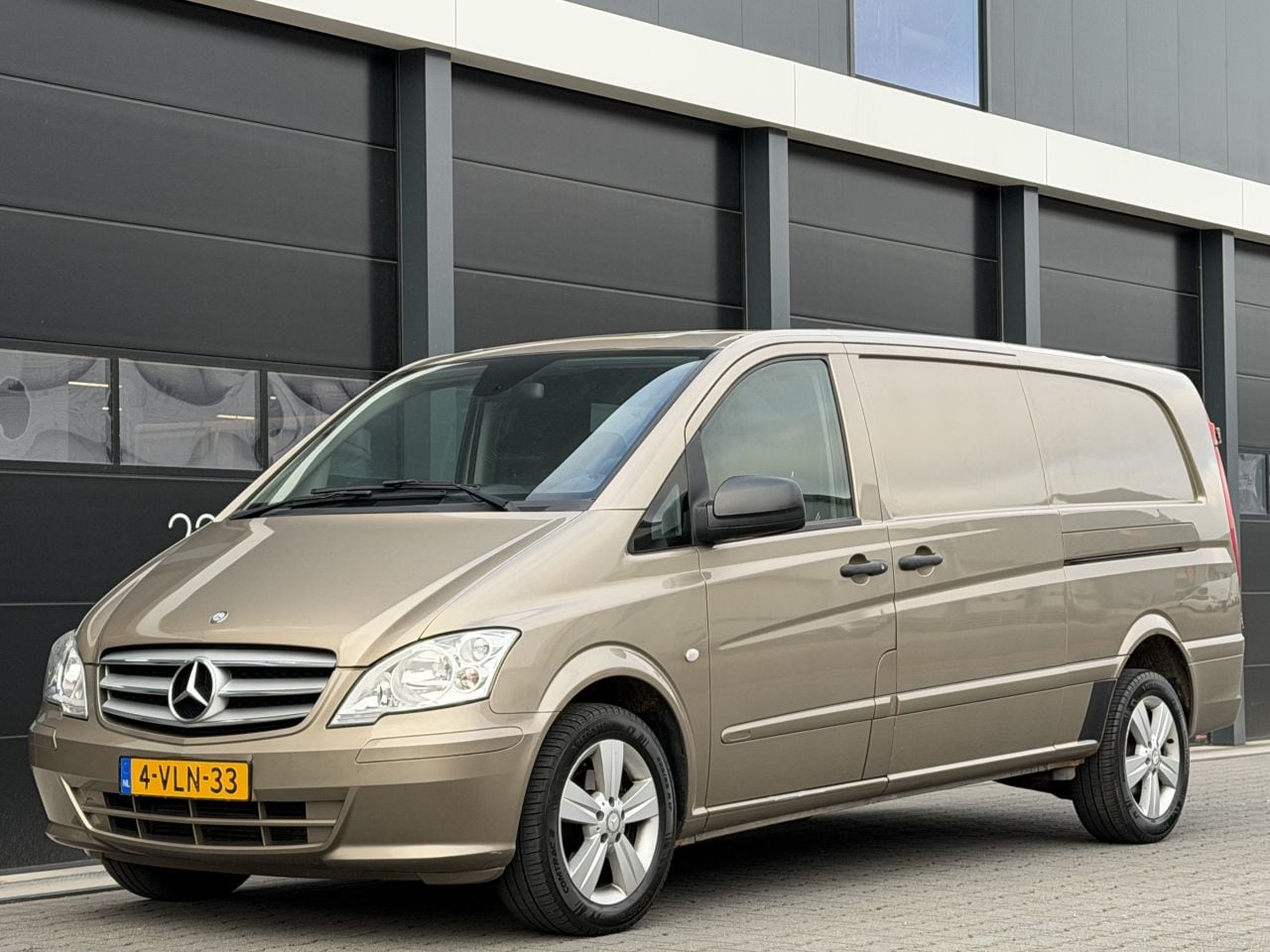 Mercedes-Benz Vito - 122 CDI 3.0 V6 Clima - AutoWereld.nl