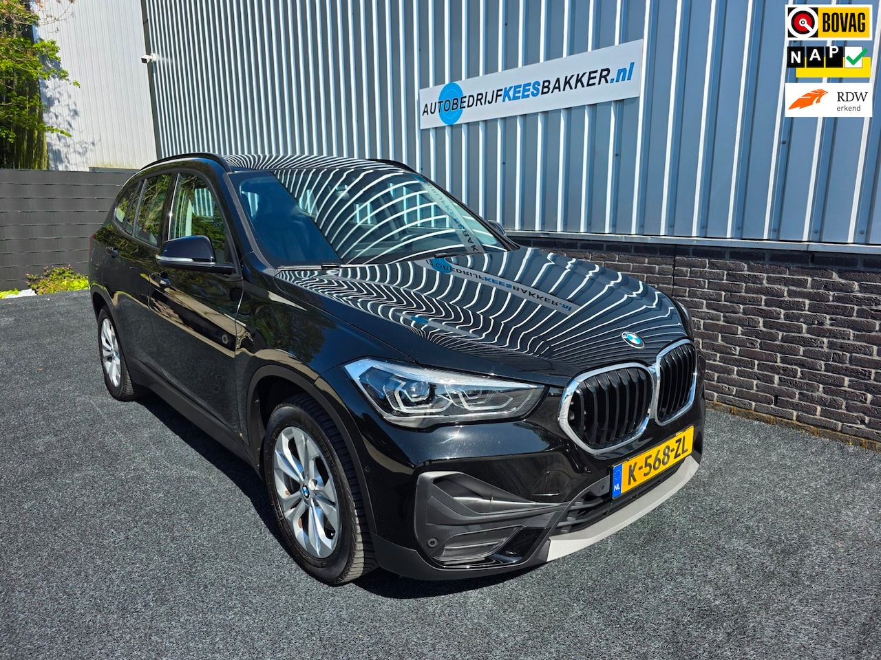 BMW X1 - XDrive25e | Apple Carplay | LED | HUD | NAVI | Leder| Sportstoelen - AutoWereld.nl