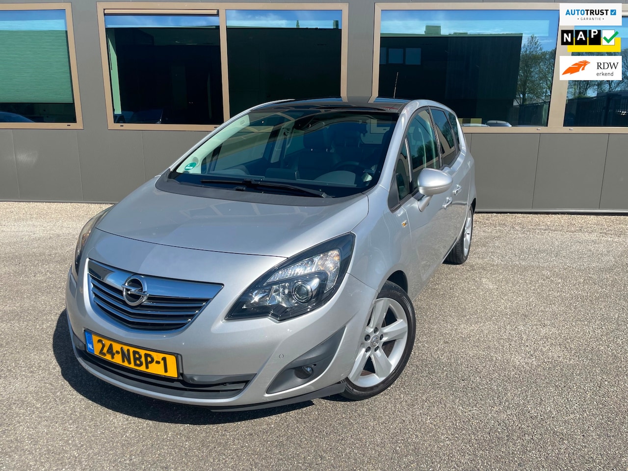 Opel Meriva - 1.4 Turbo Cosmo Panorama Leder Navigatie 2x sleutel complete auto. - AutoWereld.nl