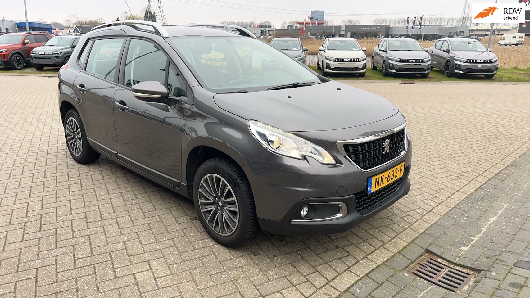 Peugeot 2008 - 1.2i 110pk 61.000km Airco Cruise Navi Pano Trekhaak 1250kg. - AutoWereld.nl