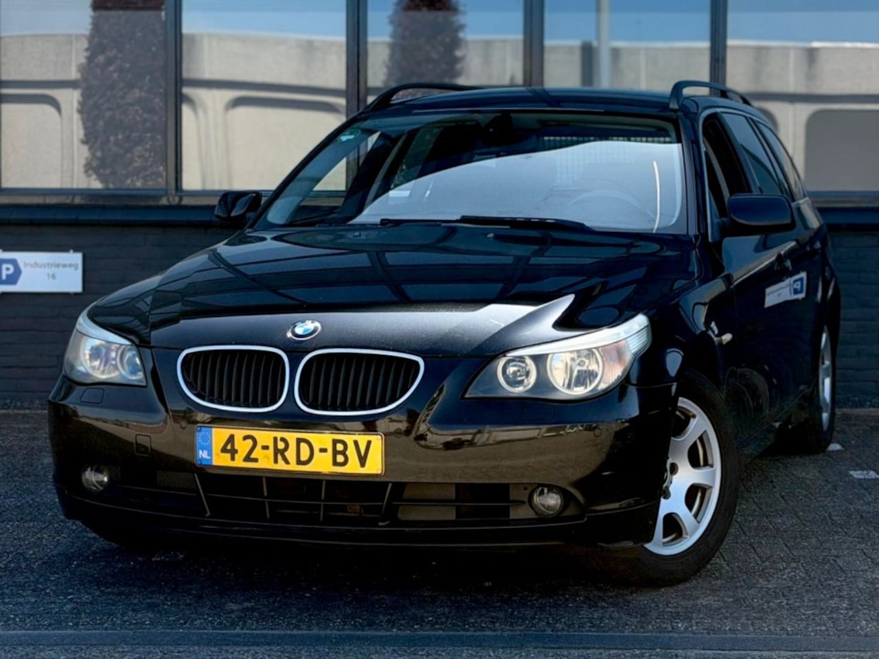 BMW 5-serie Touring - 525i Executive |Clima |CruiseC |Navi |Automaat - AutoWereld.nl