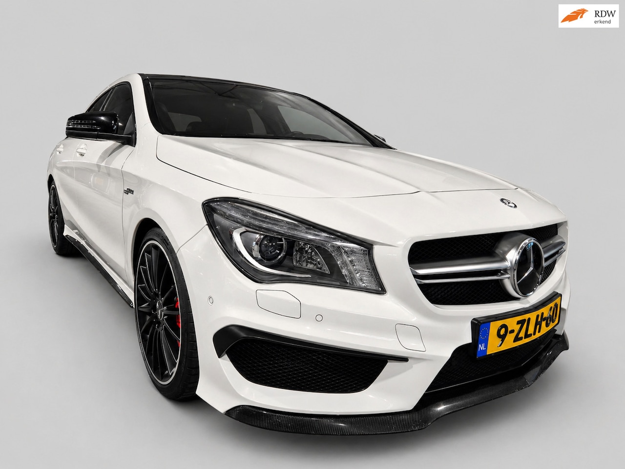 Mercedes-Benz CLA-Klasse - AMG 45 4MATIC Edition 1 - Panoramadak - Schaalstoelen - Memory - Camera - Navi - Cruise - AutoWereld.nl