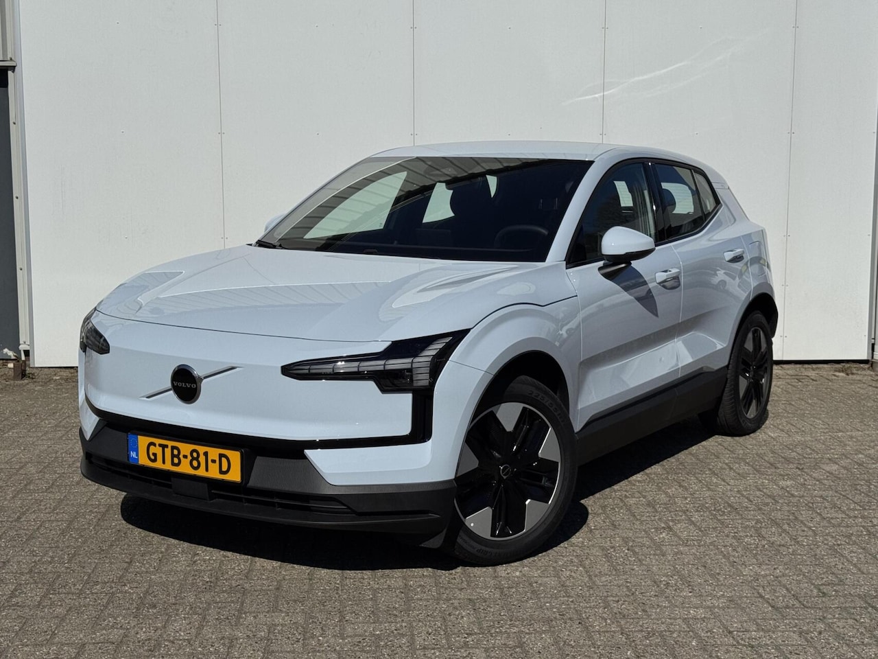Volvo EX30 - Single Motor Core 51 kWh Single Motor Core 51 kWh - AutoWereld.nl