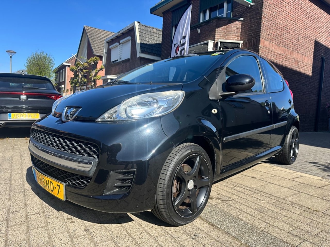 Peugeot 107 - XS 50kw lekker zuinig - AutoWereld.nl