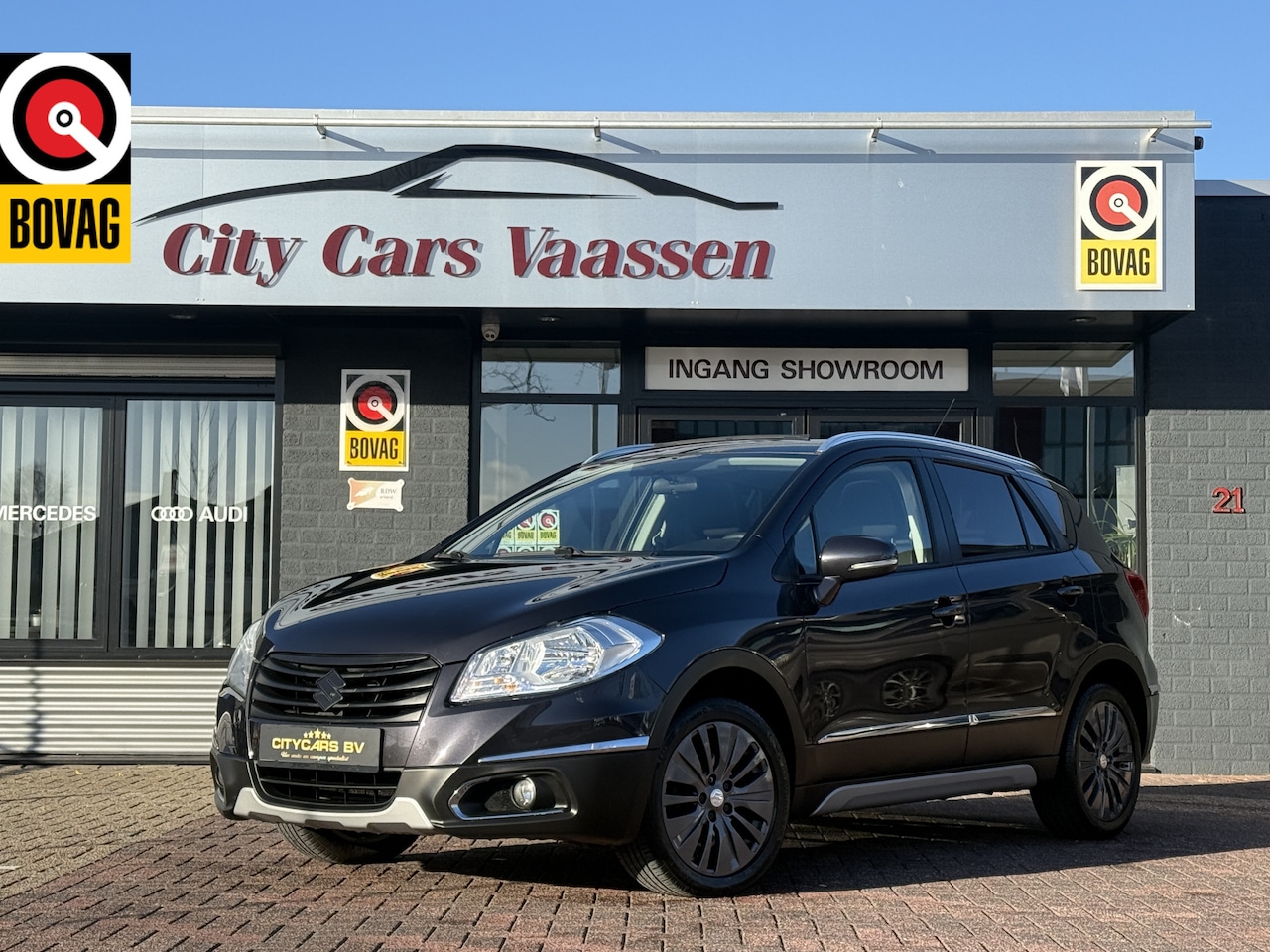 Suzuki SX4 S-Cross - 1.6 Exclusive 120 pk panoramadak navigatie camera keyless entry climate ctr cruise ctr lmv - AutoWereld.nl