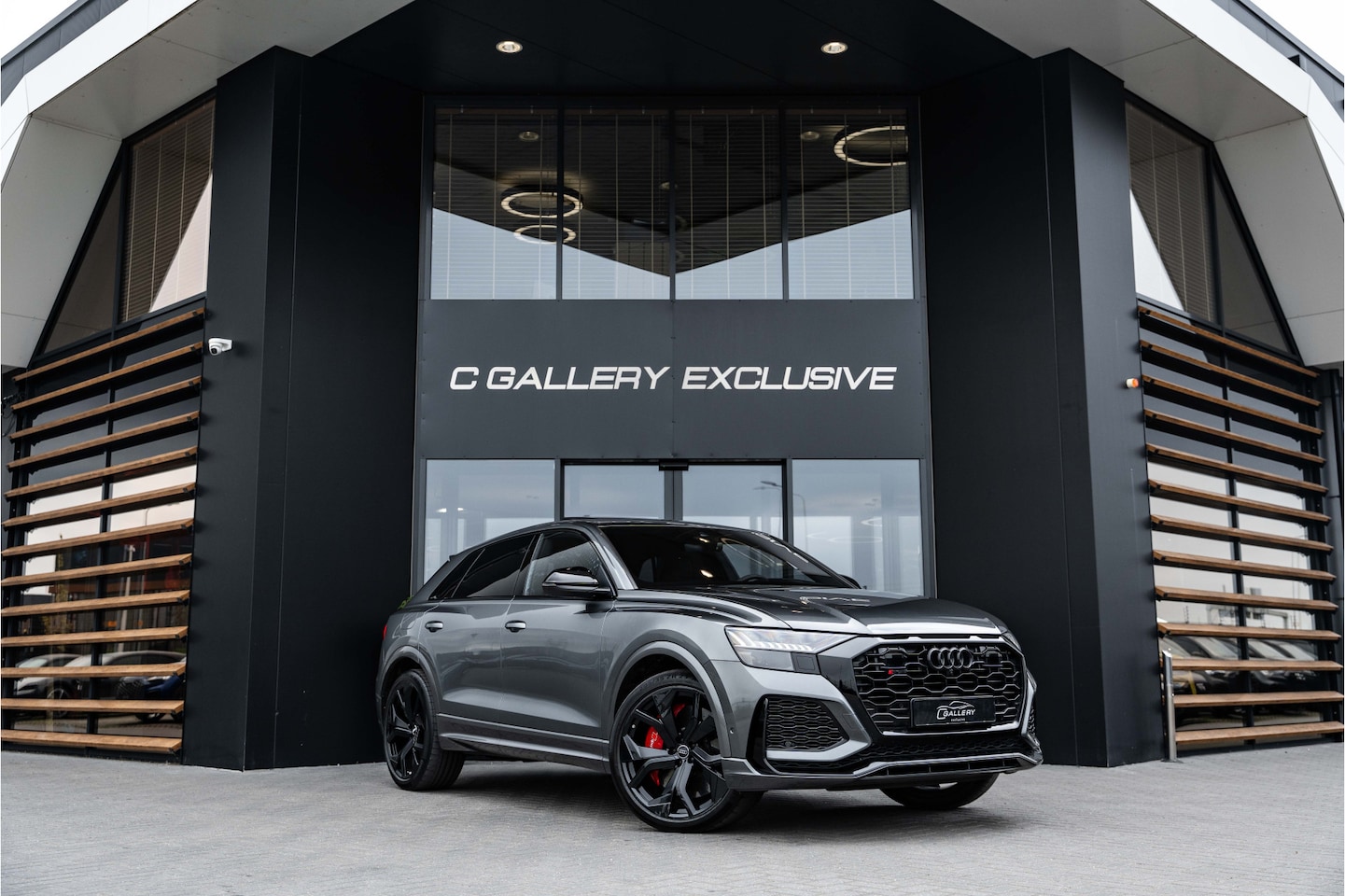 Audi RSQ8 - 4.0 TFSI RS quattro - Origineel NL | Dealeronderhouden | Panorama | Keramisch | B&O - AutoWereld.nl